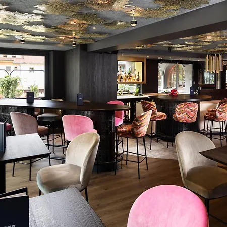 Mygoodlife & Bar Hotel