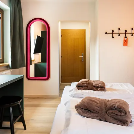 Mygoodlife & Bar Hotel