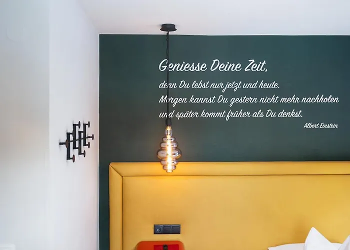 Mygoodlife & Bar Hotel 4*